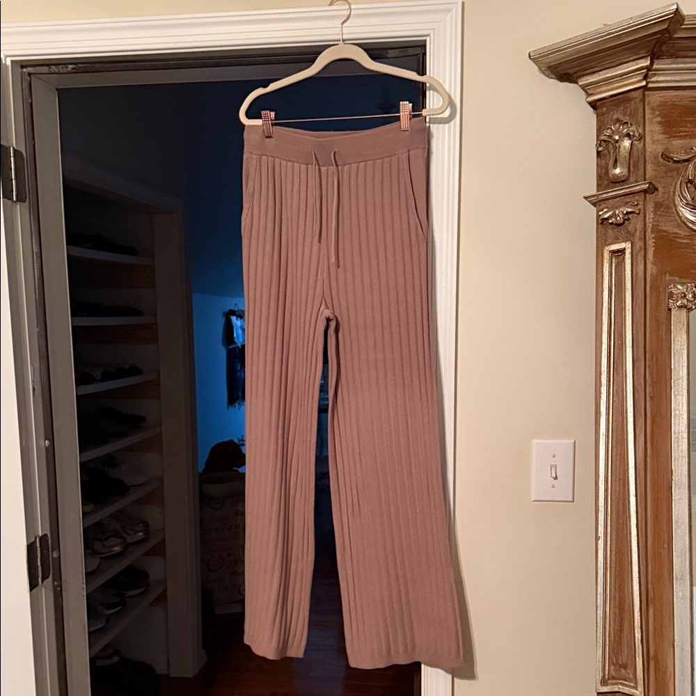 Varley ribbed pants. Size medium